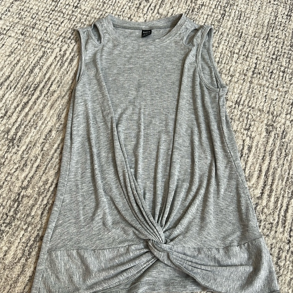 Twist top tank